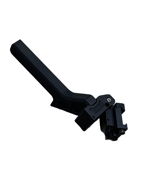 Päivitä 1. sukupolven taittovarrestasi lukittavalla knucklella tai muunna 2. sukupolven kiinteä varsi taittovarsiksi Chisel Machiningin adapterilla.